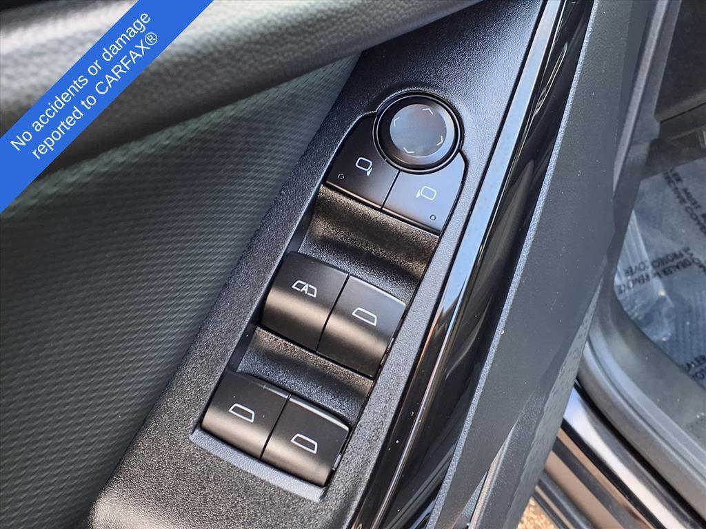 used 2025 Chevrolet Equinox car, priced at $22,995