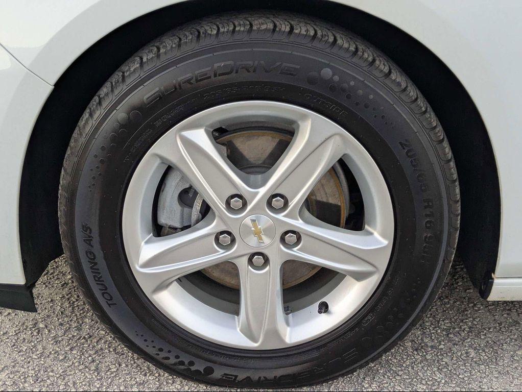 used 2024 Chevrolet Malibu car, priced at $18,900
