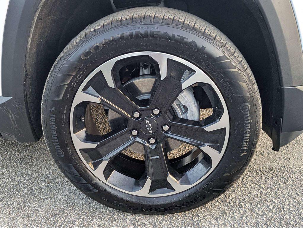 new 2026 Chevrolet Equinox car, priced at $32,944