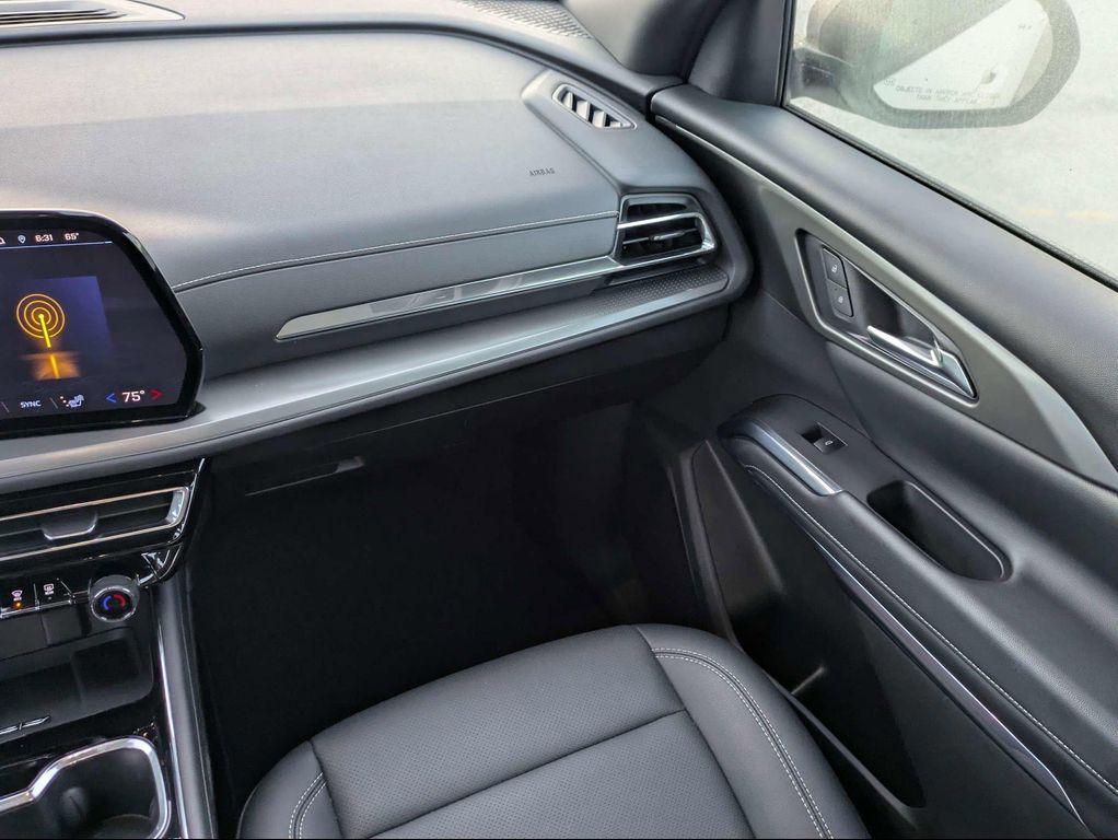 used 2025 Chevrolet Traverse car, priced at $37,269