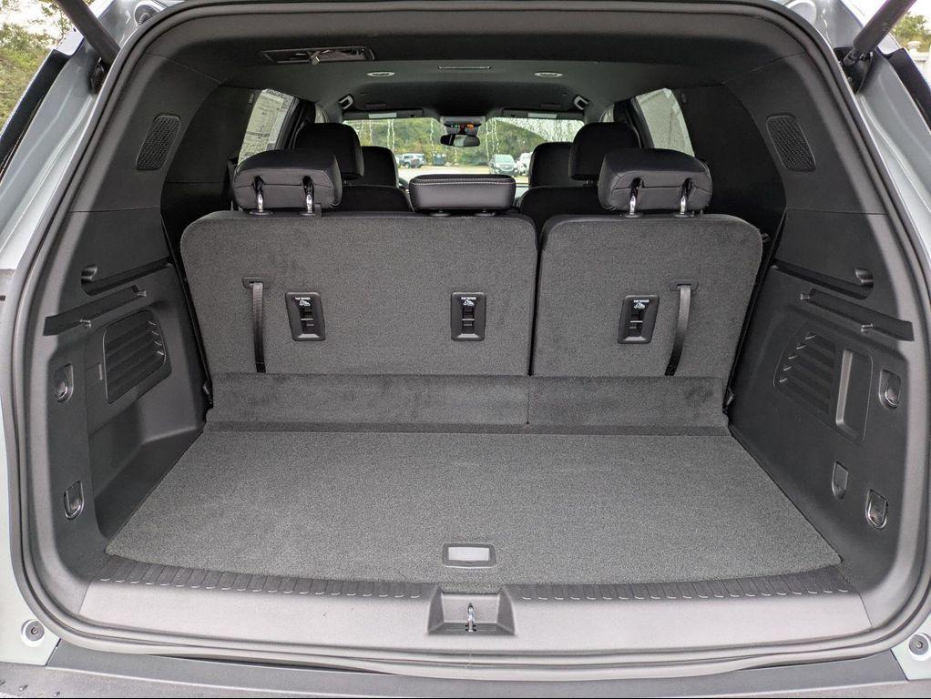 new 2026 Chevrolet Traverse car, priced at $47,585