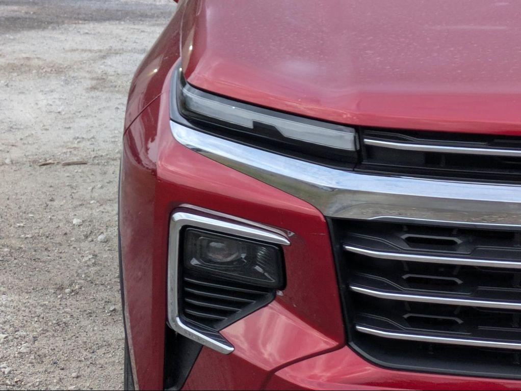used 2025 Chevrolet Traverse car
