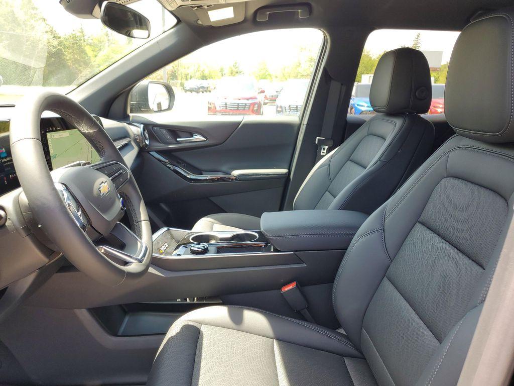 new 2026 Chevrolet Equinox car, priced at $32,858