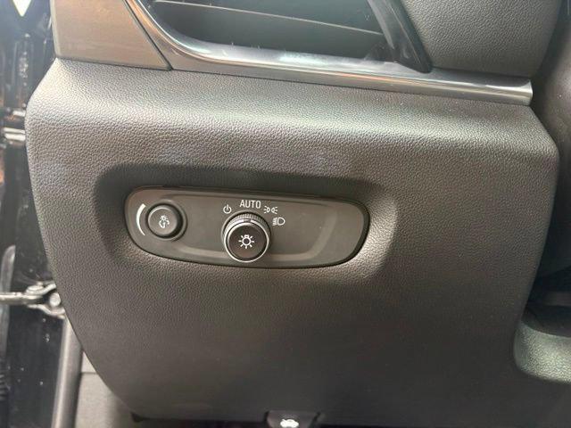 used 2023 Chevrolet Traverse car, priced at $32,263