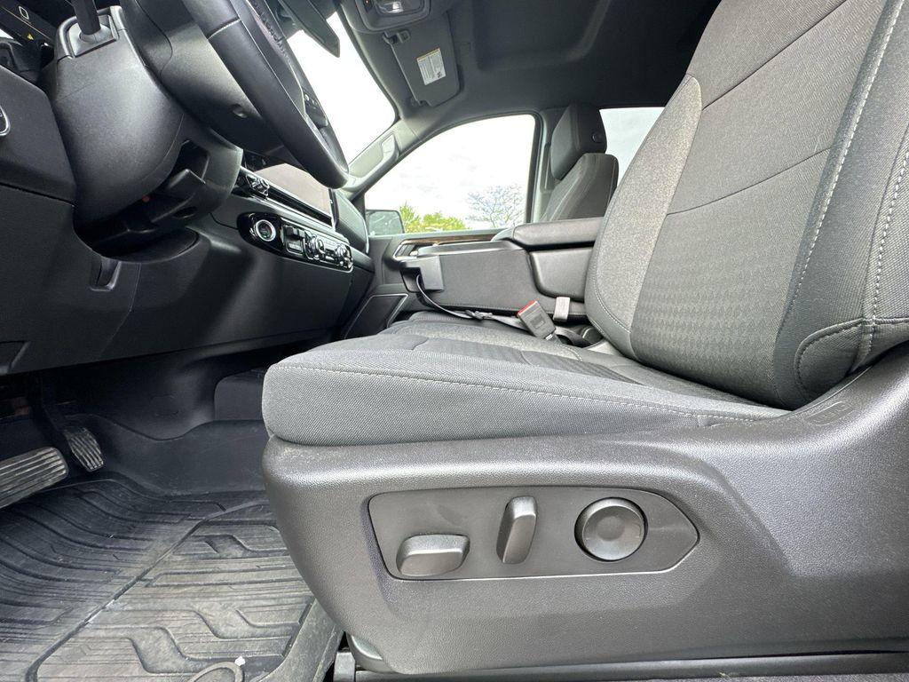 used 2023 GMC Sierra 1500 car, priced at $39,990