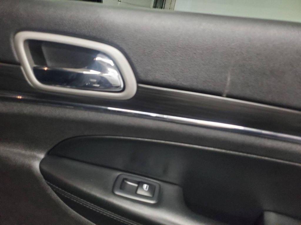 used 2021 Jeep Grand Cherokee car, priced at $17,994