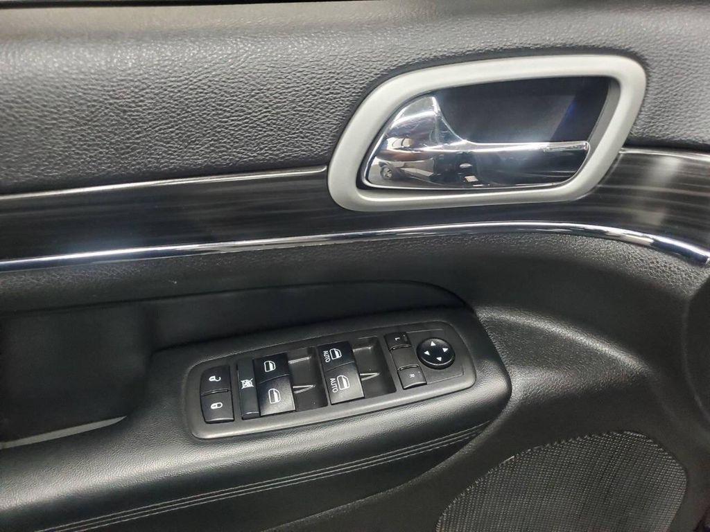 used 2021 Jeep Grand Cherokee car, priced at $17,994