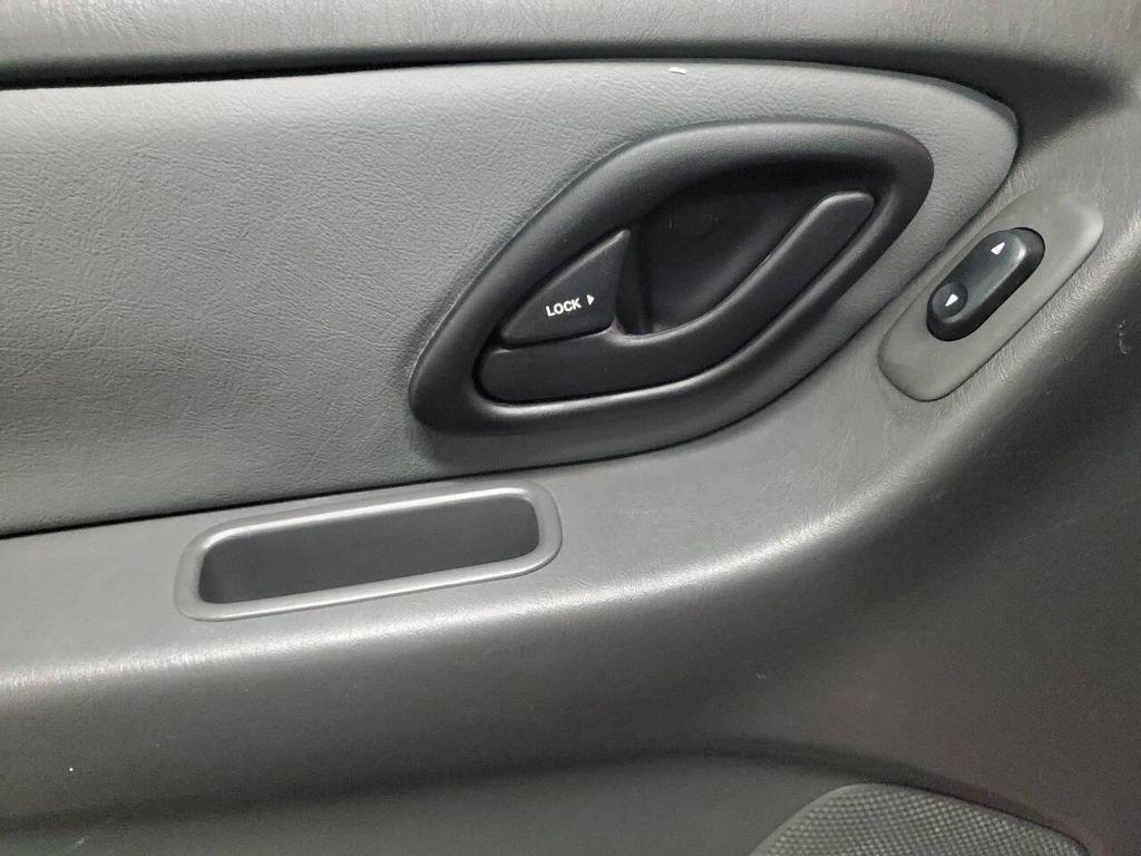 used 2005 Ford Escape Hybrid car, priced at $8,999