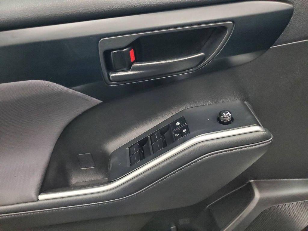 used 2022 Toyota Highlander Hybrid car, priced at $23,994