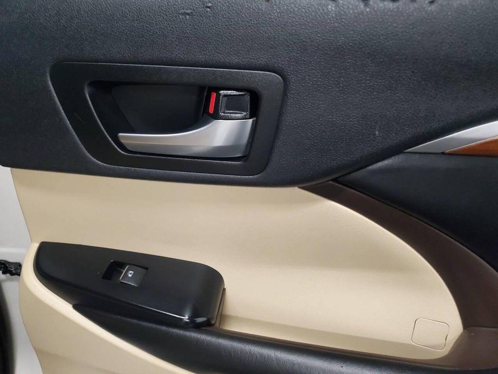 used 2019 Toyota Highlander Hybrid car, priced at $23,994