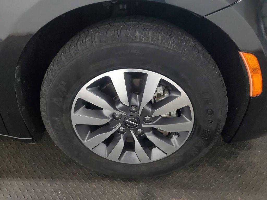 used 2023 Chrysler Pacifica Hybrid car, priced at $21,999