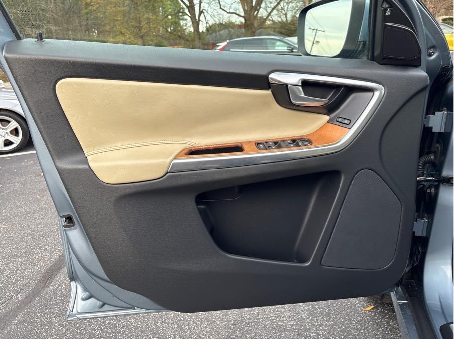 used 2017 Volvo XC60 car, priced at $11,988