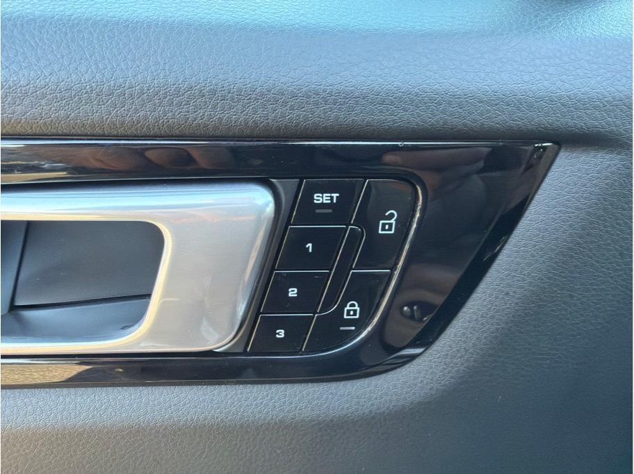 used 2020 Porsche Cayenne car, priced at $38,988