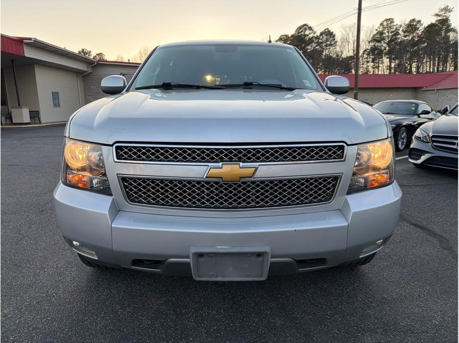 used 2014 Chevrolet Suburban car, priced at $15,988