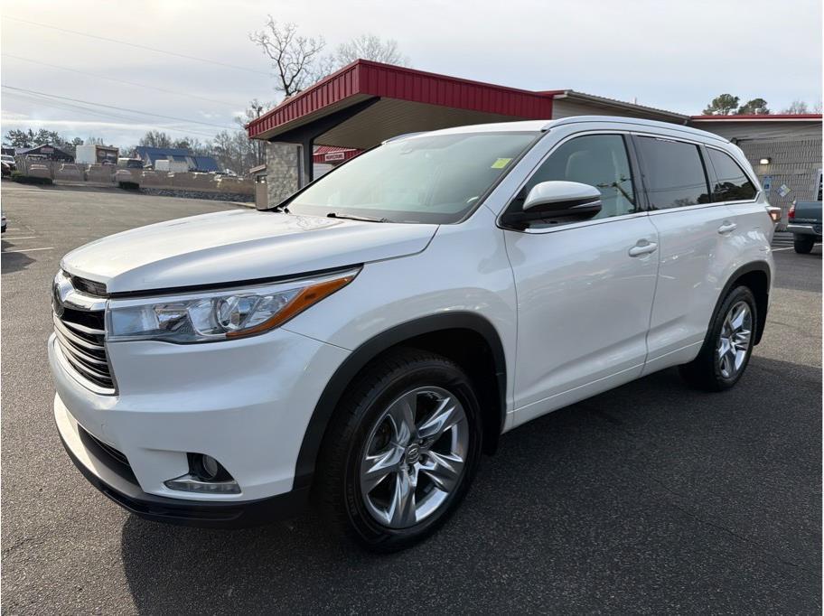 used 2014 Toyota Highlander car, priced at $15,988