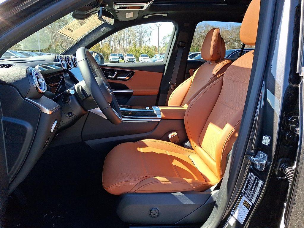 new 2026 Mercedes-Benz GLC 300 car, priced at $61,420