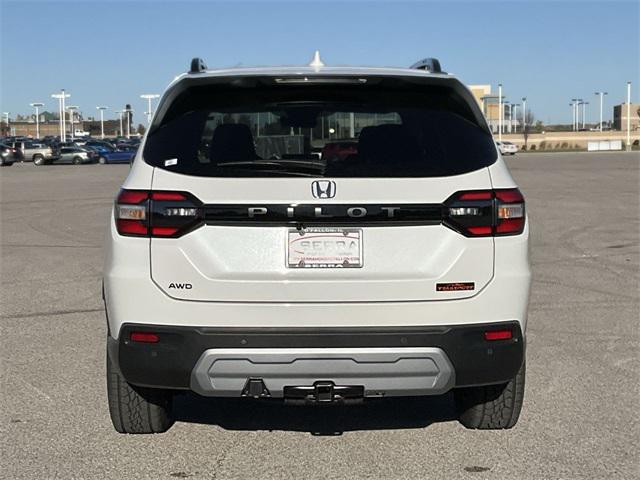 new 2025 Honda Pilot car, priced at $52,135