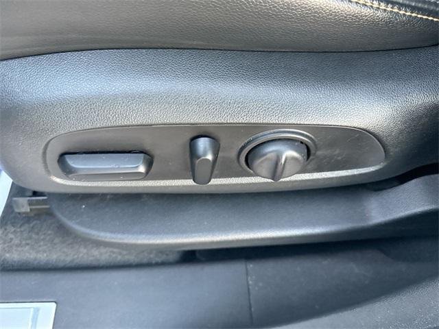 used 2021 Chevrolet Equinox car, priced at $19,177