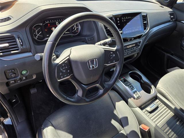 2023 Crystal Black Pearl Honda Passport