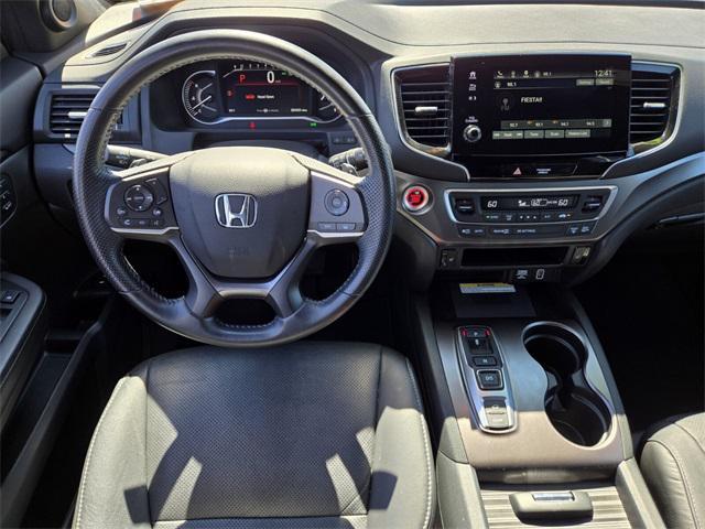 2023 Crystal Black Pearl Honda Passport