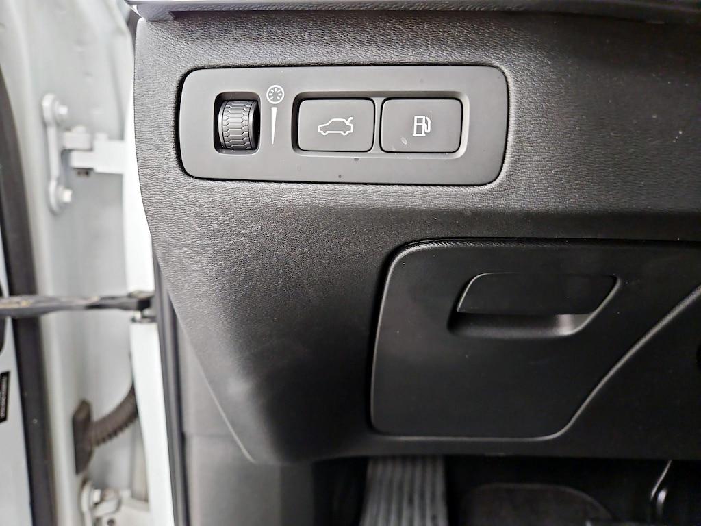 used 2021 Volvo XC90 Recharge Plug-In Hybrid car, priced at $29,998