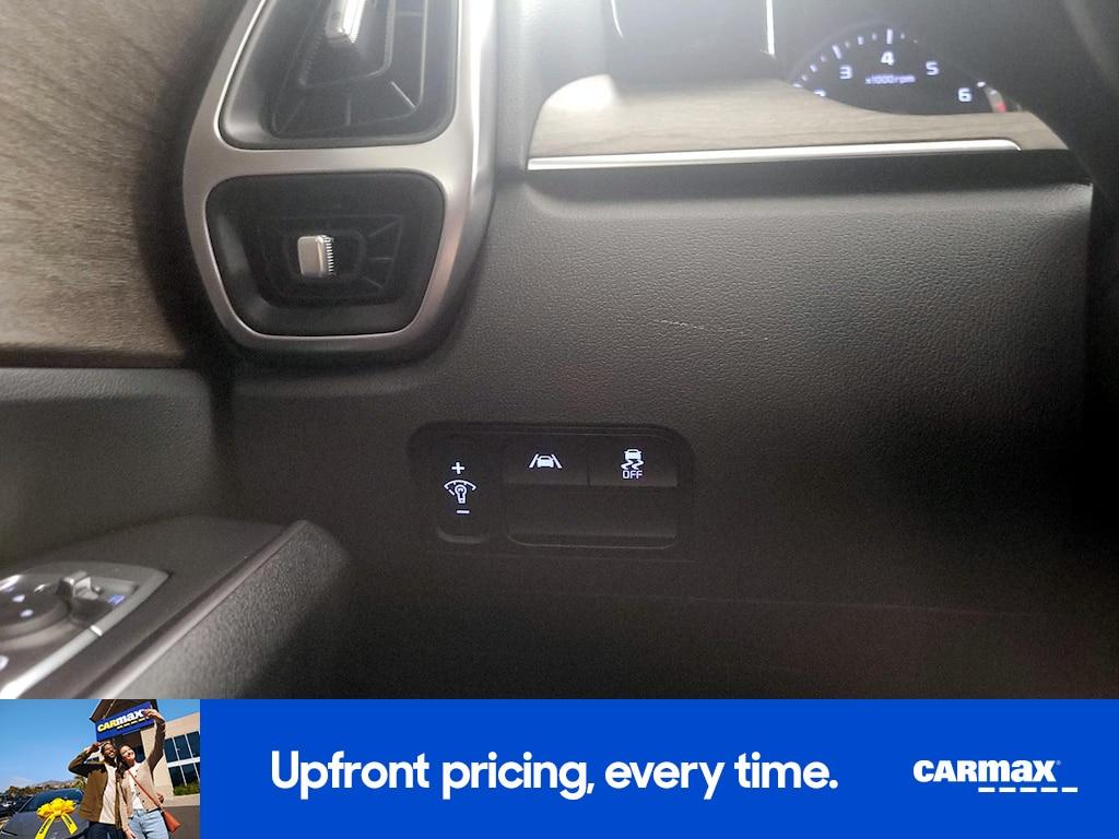 used 2022 Kia Sorento car, priced at $26,998