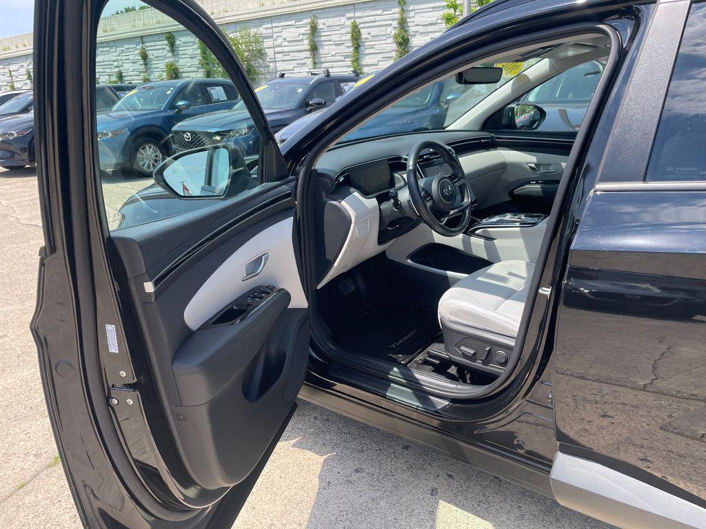 used 2024 Hyundai TUCSON Hybrid car, priced at $28,671