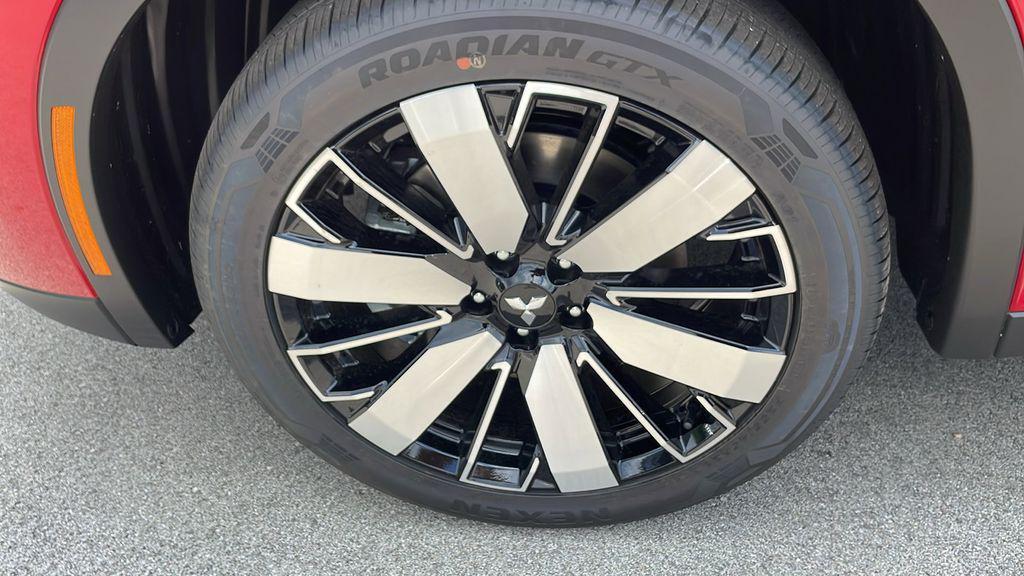 new 2025 Mitsubishi Outlander car, priced at $36,926