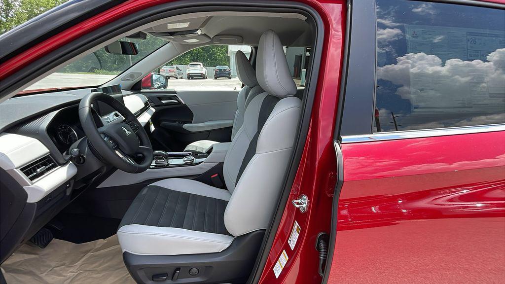 new 2025 Mitsubishi Outlander car, priced at $36,926
