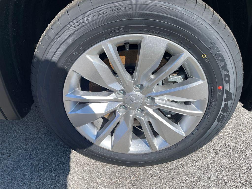 new 2026 Mitsubishi Outlander car, priced at $34,530