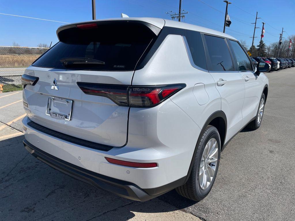 new 2026 Mitsubishi Outlander car, priced at $34,530
