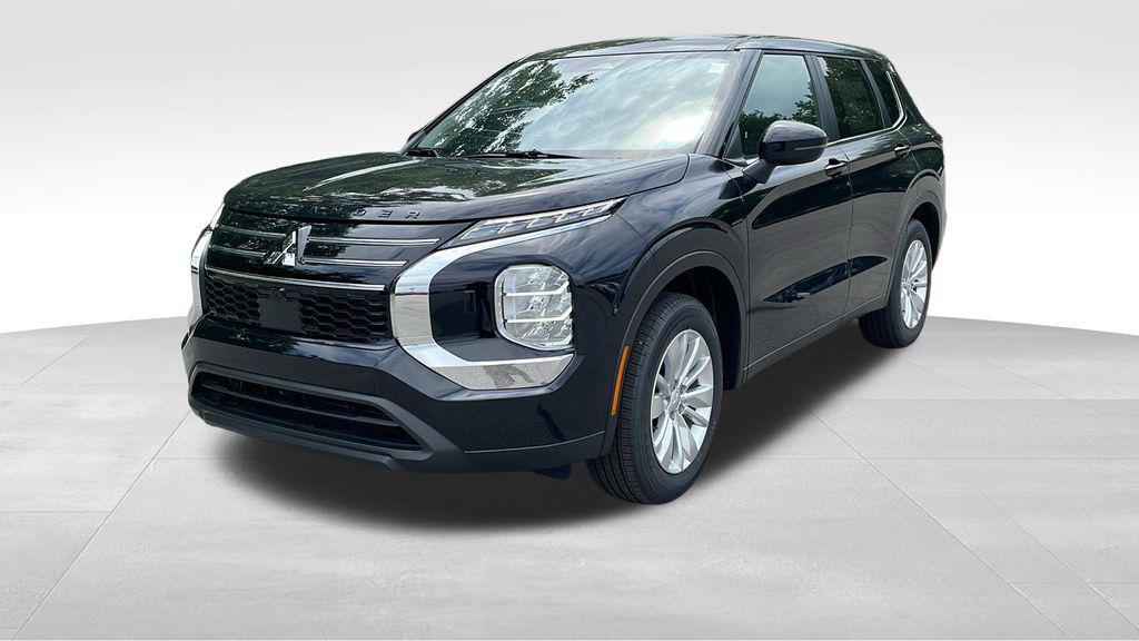 new 2025 Mitsubishi Outlander car, priced at $33,701