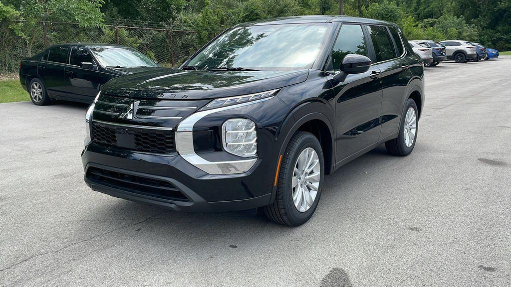 new 2025 Mitsubishi Outlander car, priced at $32,201