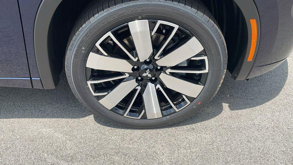 new 2025 Mitsubishi Outlander car, priced at $40,155