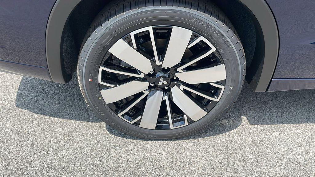 new 2025 Mitsubishi Outlander car, priced at $40,155