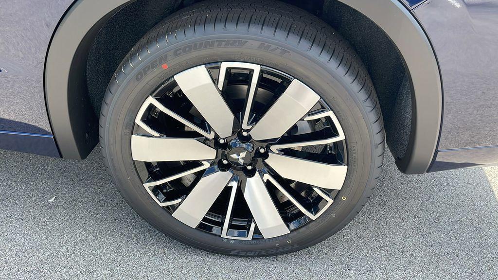 new 2025 Mitsubishi Outlander car, priced at $40,155