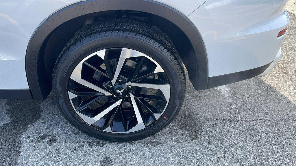 used 2023 Mitsubishi Outlander car, priced at $20,925