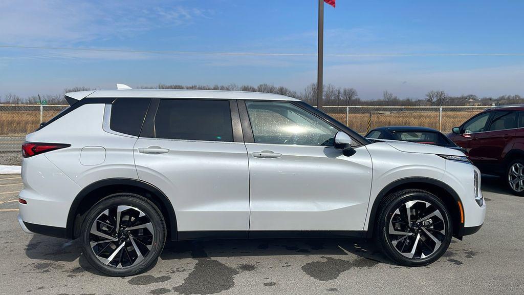used 2023 Mitsubishi Outlander car, priced at $20,925