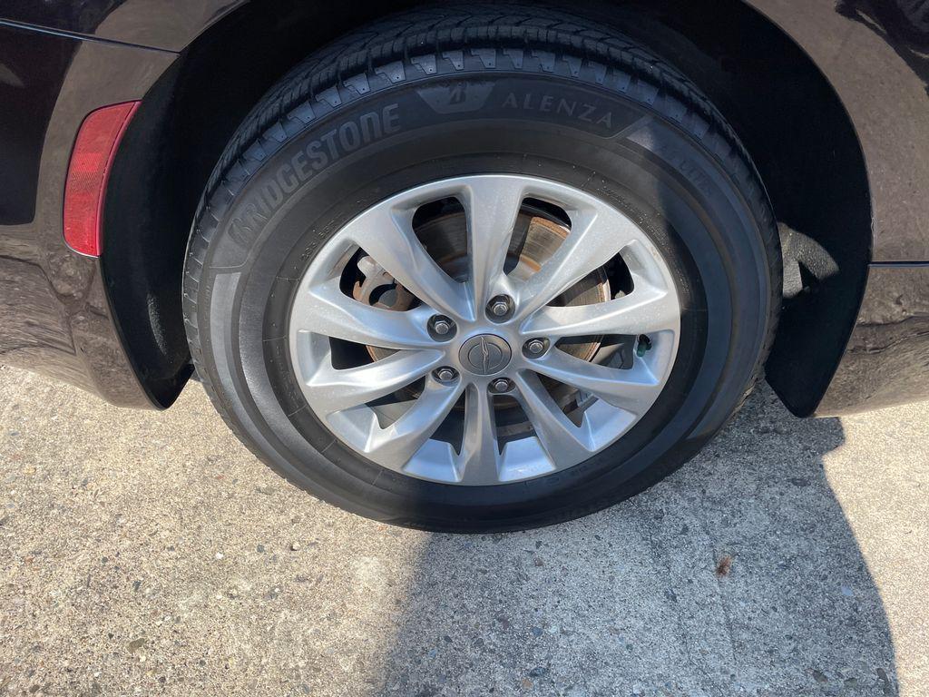 used 2018 Chrysler Pacifica car, priced at $10,801