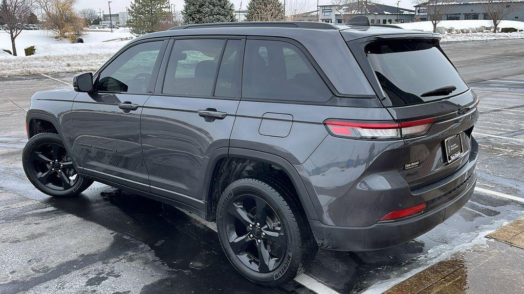 used 2022 Jeep Grand Cherokee car, priced at $24,917