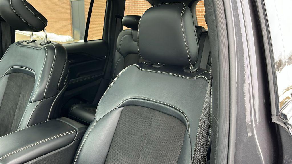 used 2022 Jeep Grand Cherokee car, priced at $24,917