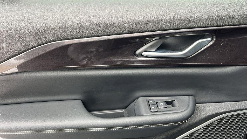 used 2022 Jeep Grand Cherokee car, priced at $24,917