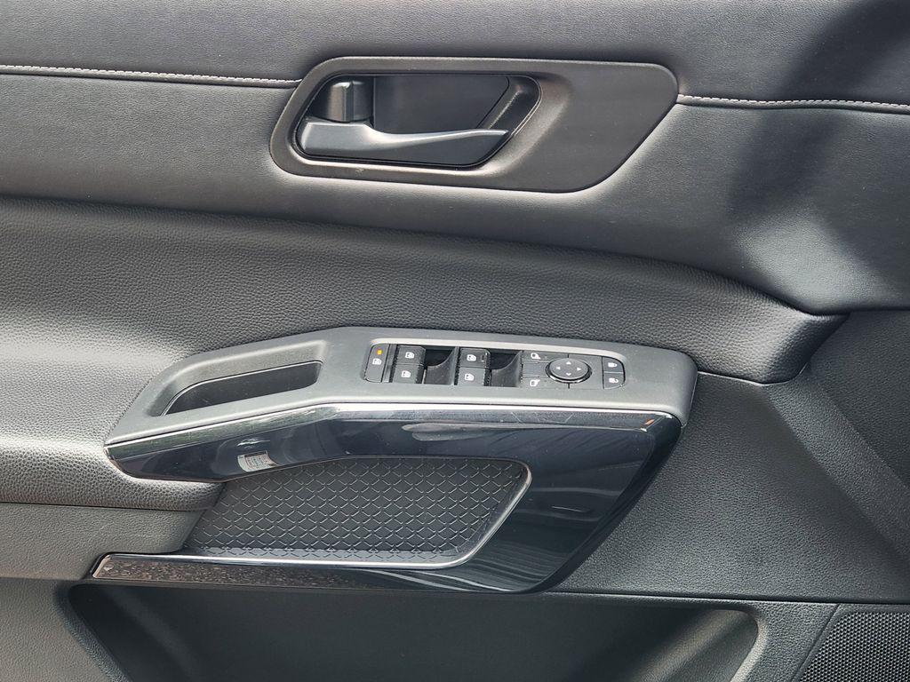 used 2025 Nissan Pathfinder car, priced at $32,297