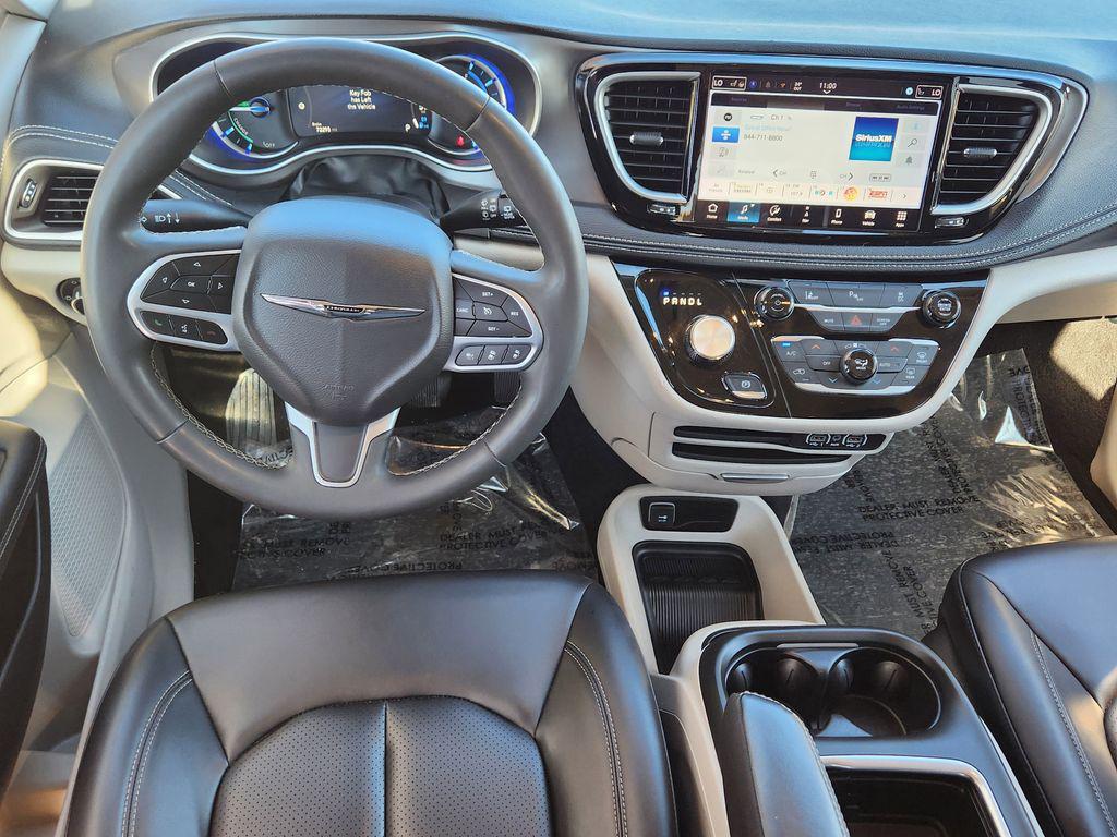 used 2024 Chrysler Pacifica Hybrid car, priced at $25,987
