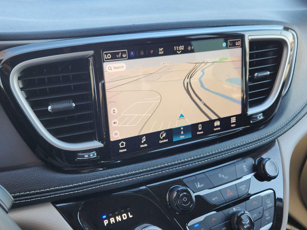 used 2024 Chrysler Pacifica Hybrid car, priced at $25,987