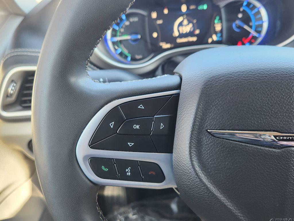 used 2024 Chrysler Pacifica Hybrid car, priced at $25,987