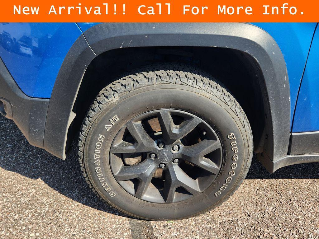 used 2017 Jeep Cherokee car, priced at $15,311