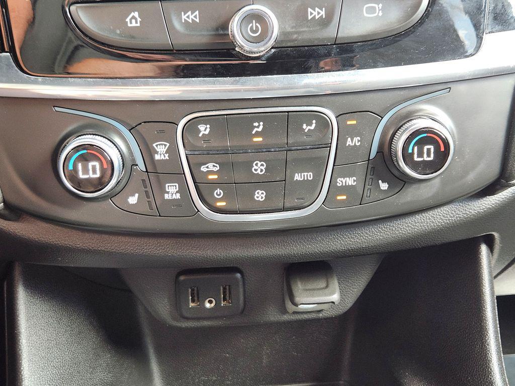used 2023 Chevrolet Traverse car, priced at $29,299
