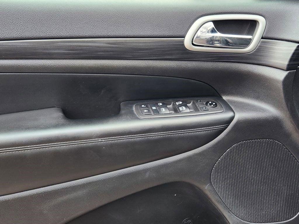 used 2021 Jeep Grand Cherokee car, priced at $22,549