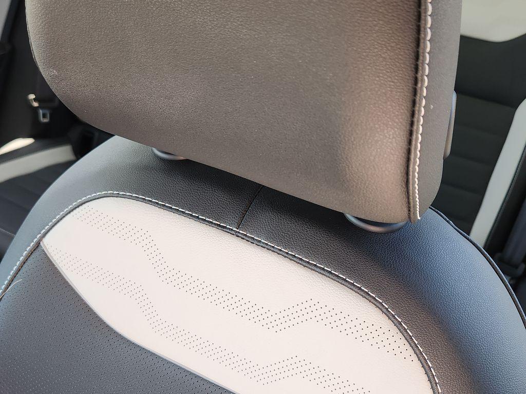 new 2025 Volkswagen Taos car